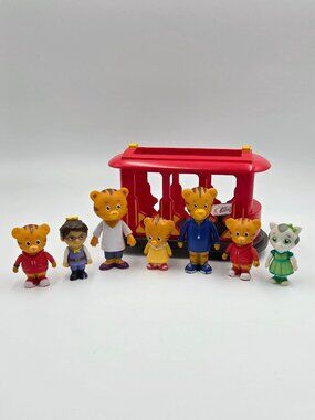 Daniel Tiger & Friends Neighborhood Toys 7 Figures Pull Back Trolley Read